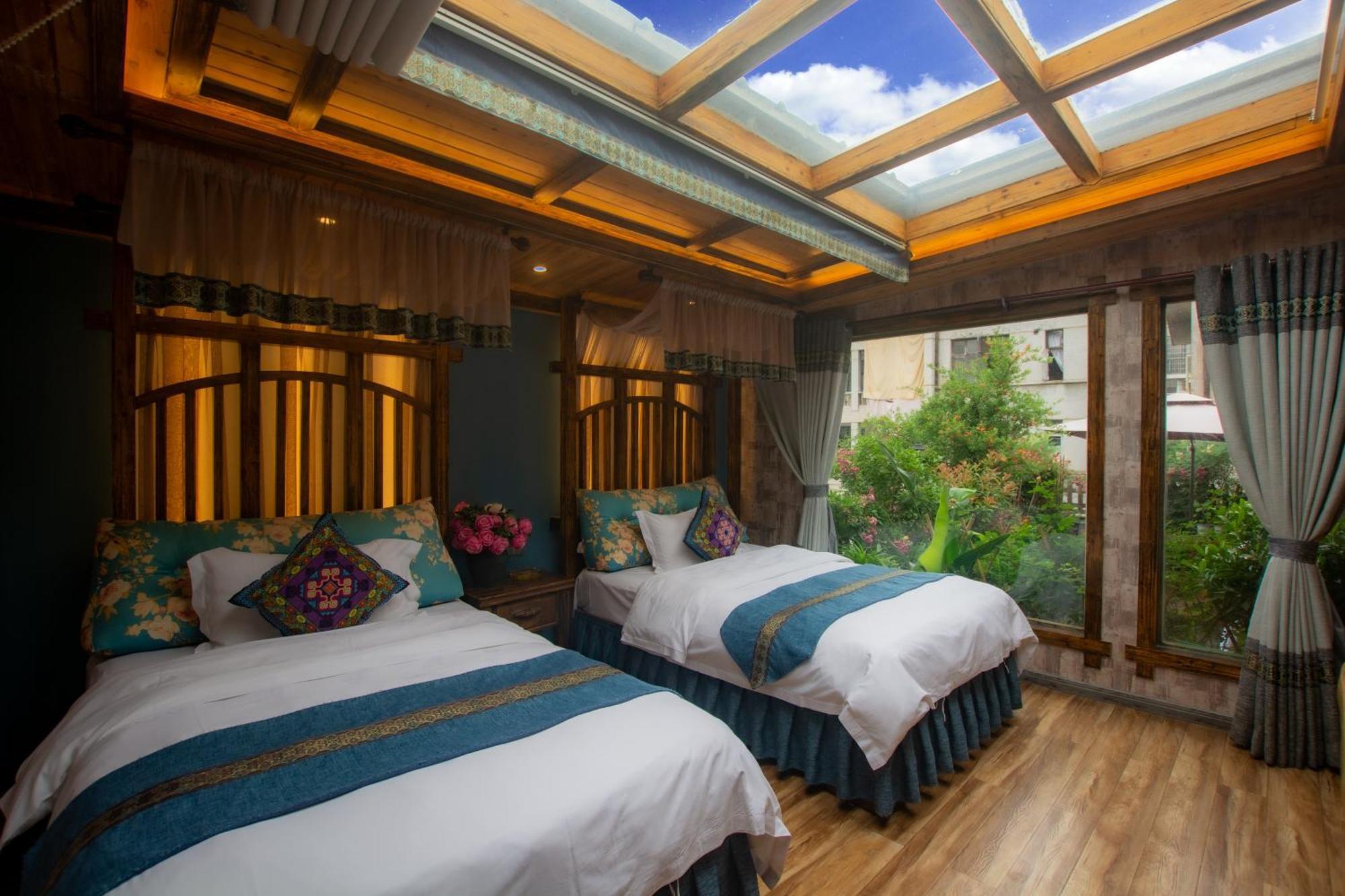 Floral Hotel - Baihui Living Zhangjiajie Exteriör bild