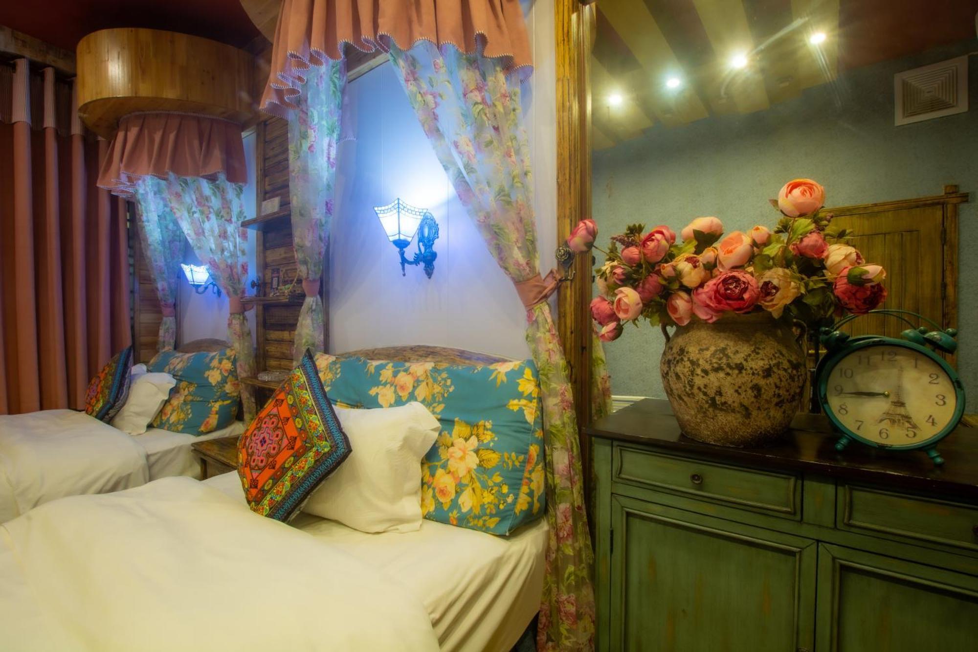 Floral Hotel - Baihui Living Zhangjiajie Exteriör bild