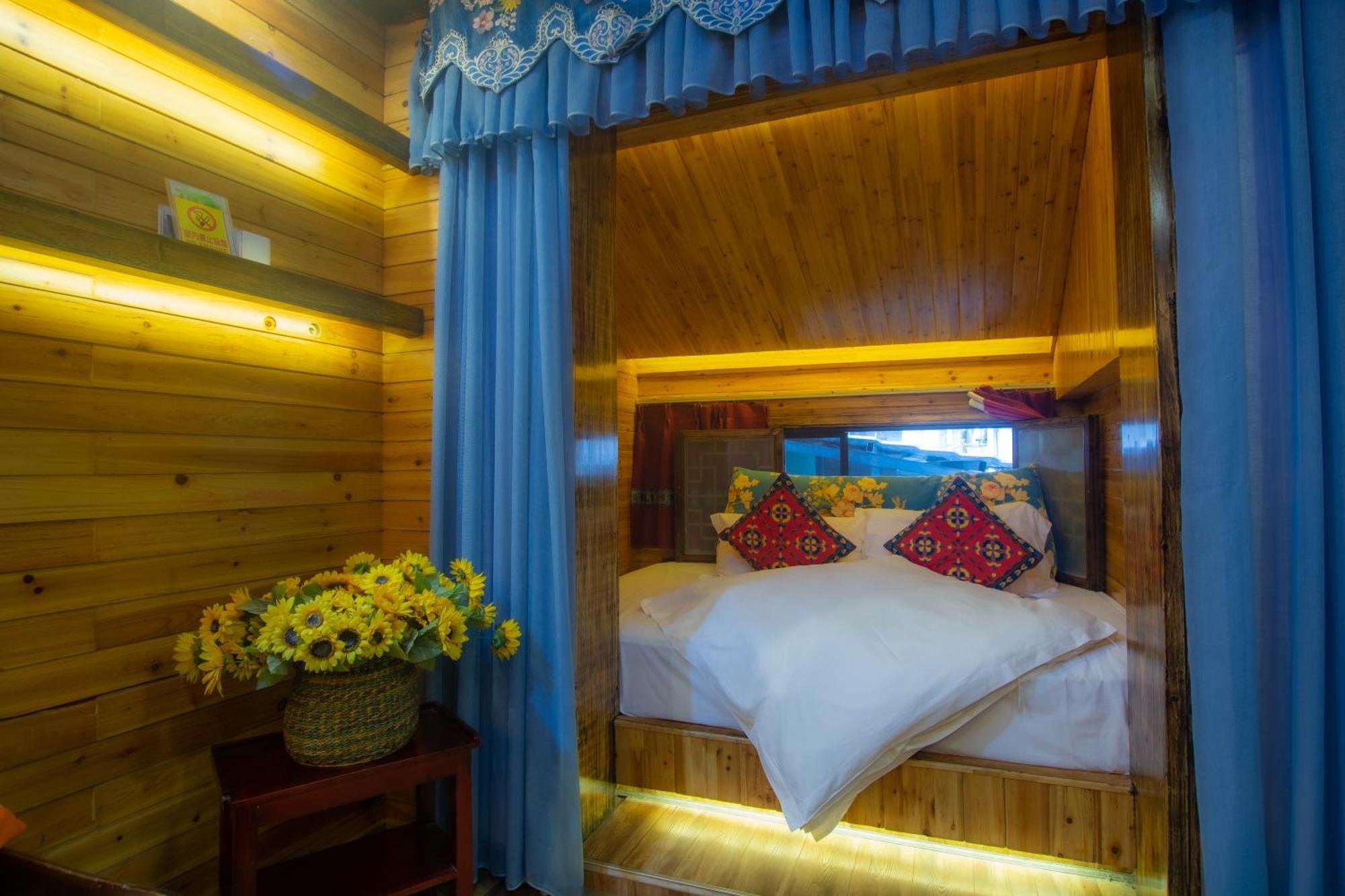 Floral Hotel - Baihui Living Zhangjiajie Exteriör bild